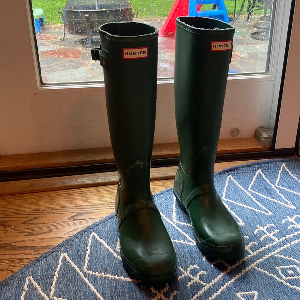Hunter boots with removable fleece liners, worn only twice